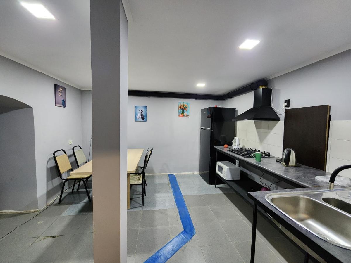 Gala Hostel Tbilisi Bagian luar foto